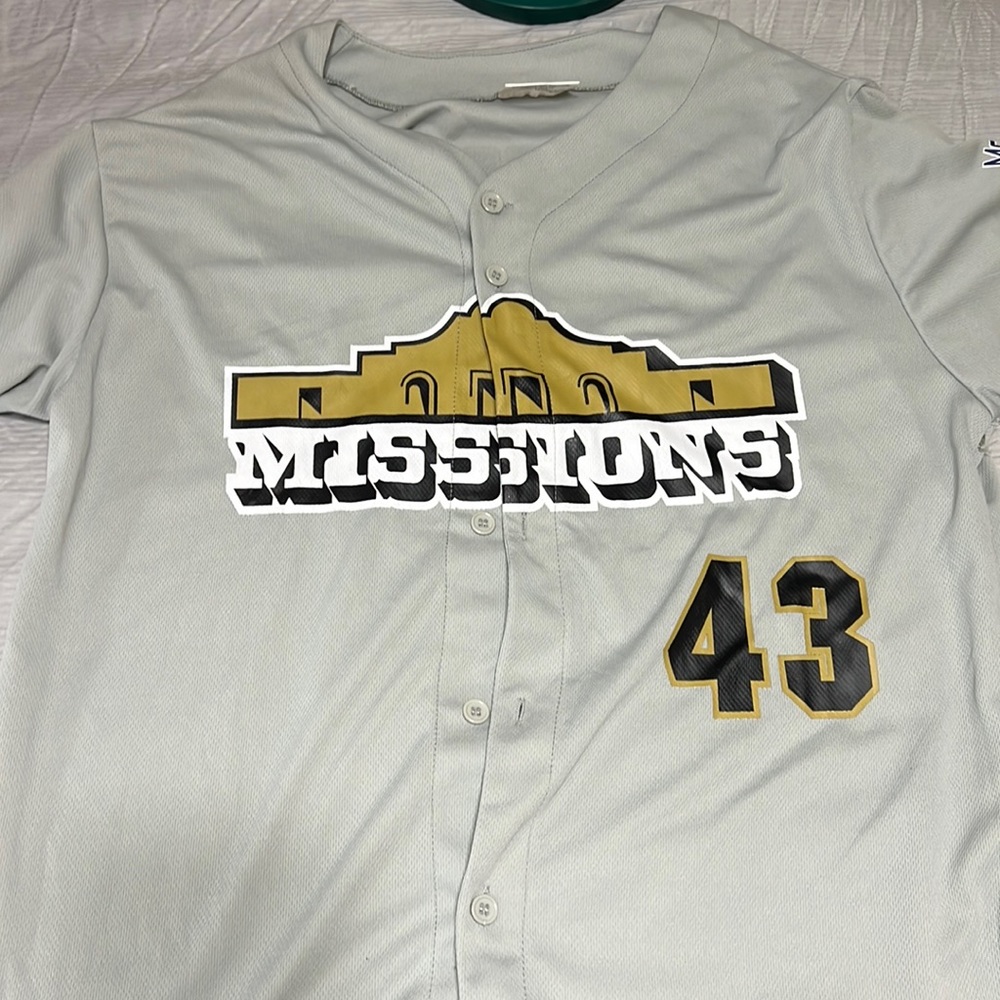 Missions jersey number 43 KONERKO